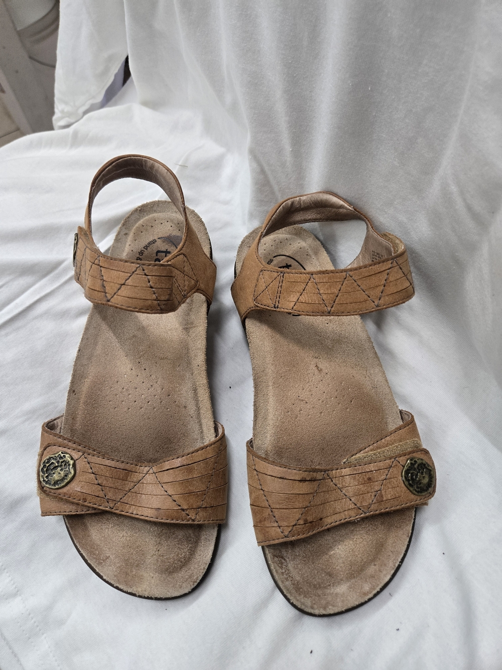 Taos Footwear Tan Leather Two-Strap Adjustable Sandals